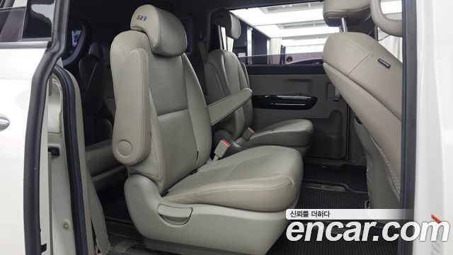 Kia Carnival 9-Seater Prstige 2019 — фото 16