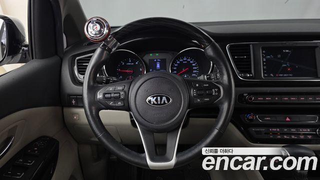 Kia Carnival 9-Seater Prstige 2019 — фото 17