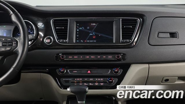 Kia Carnival 9-Seater Prstige 2019 — фото 18