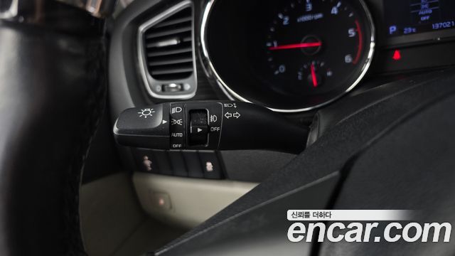 Kia Carnival 9-Seater Prstige 2019 — фото 35