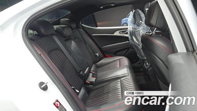 Genesis G70 3.3T Sport Advanced 2018 — фото 11
