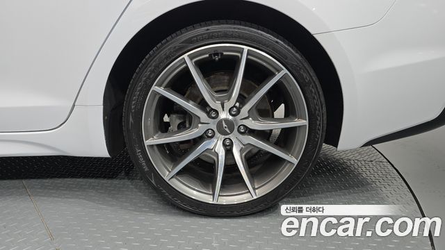 Genesis G70 3.3T Sport Advanced 2018 — фото 21