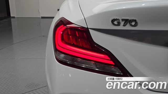 Genesis G70 3.3T Sport Advanced 2018 — фото 23