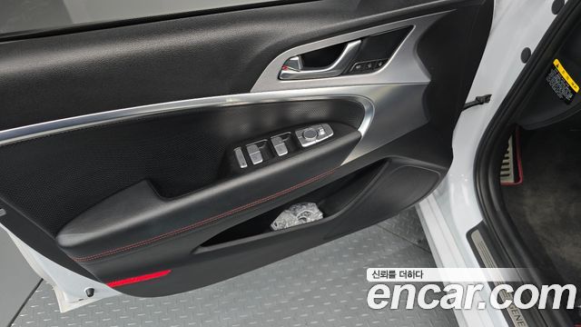 Genesis G70 3.3T Sport Advanced 2018 — фото 24