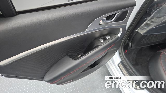 Genesis G70 3.3T Sport Advanced 2018 — фото 25