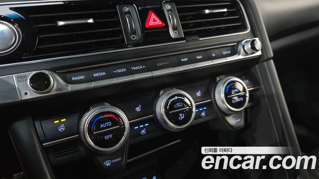 Genesis G70 3.3T Sport Advanced 2018 — фото 28