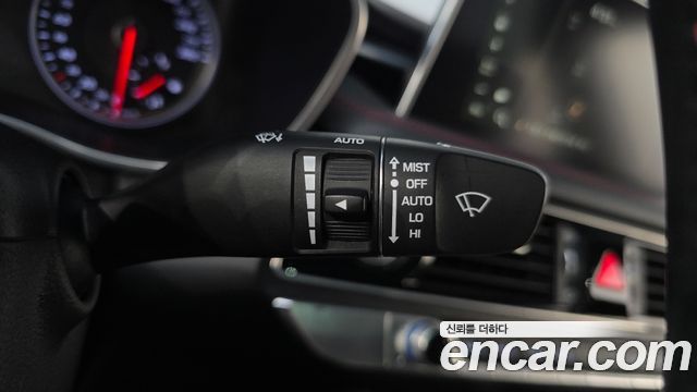 Genesis G70 3.3T Sport Advanced 2018 — фото 33