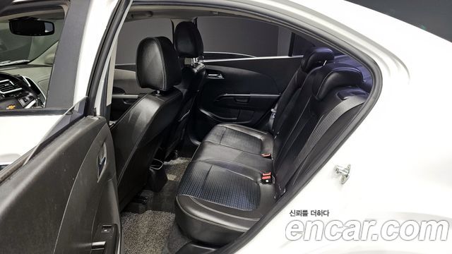 Chevrolet Aveo Sedan 1.4 Turbo LT 2017 — фото 16