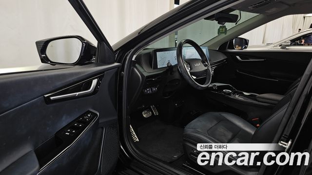 Kia EV6 Standard Earth 2023 — фото 10