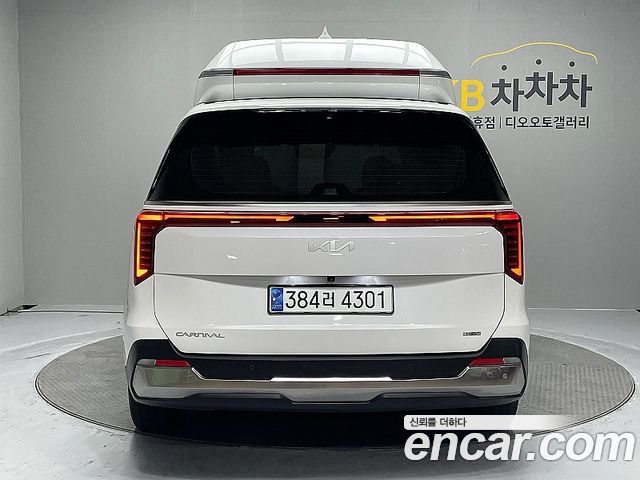 Kia Carnival (IV) HEV 9-Seater Hi-Limousine Signature 2025 — фото 4