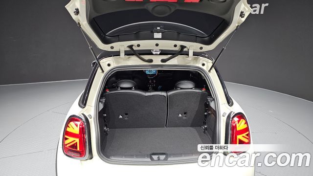 MINI Cooper Classic Plus 3rd 2022 — фото 34