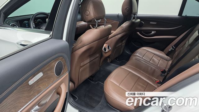 Mercedes-Benz E-Class (W213) E250 Exclusive 2021 — фото 12