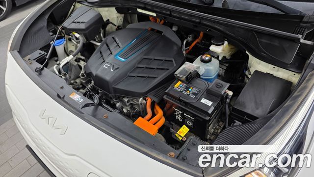 Kia Niro EV Prestige 2022 — фото 6
