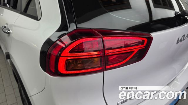 Kia Niro EV Prestige 2022 — фото 23