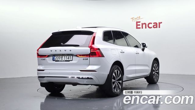 Volvo XC60 (II) B5 Ultimate Bright 2024 — фото 2