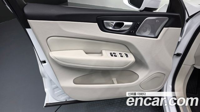 Volvo XC60 (II) B5 Ultimate Bright 2024 — фото 24