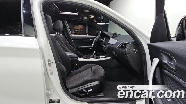 BMW 1 Series (F20) 118d M Sport Shadow 5 Door 2018 — фото 12
