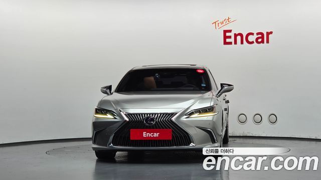 Lexus ES300h (VII) Executive 2019 — фото 3