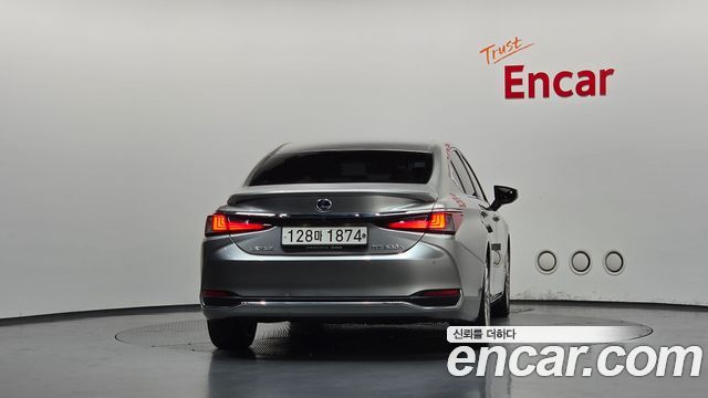 Lexus ES300h (VII) Executive 2019 — фото 4