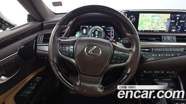 Lexus ES300h (VII) Executive 2019 — фото 12