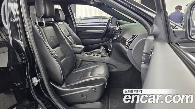 Jeep Grand Cherokee 3.6 Overland WK2 2021 — фото 11