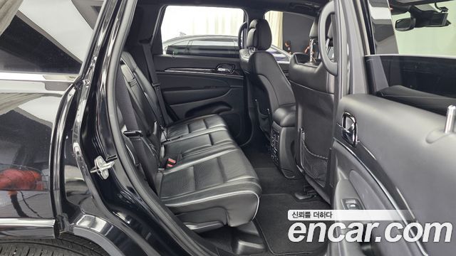 Jeep Grand Cherokee 3.6 Overland WK2 2021 — фото 12