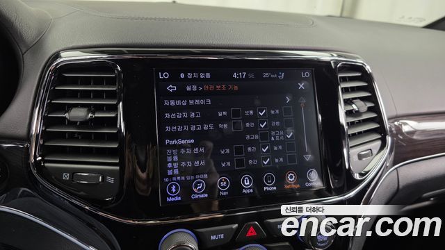 Jeep Grand Cherokee 3.6 Overland WK2 2021 — фото 16