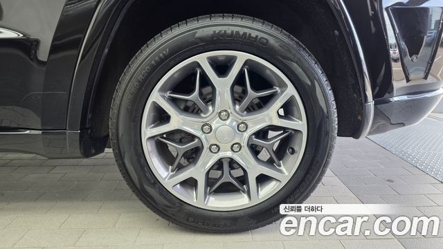 Jeep Grand Cherokee 3.6 Overland WK2 2021 — фото 21