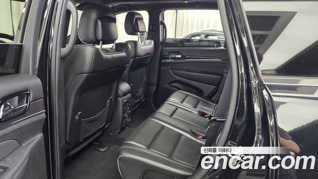 Jeep Grand Cherokee 3.6 Overland WK2 2021 — фото 26