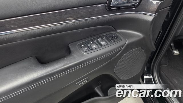 Jeep Grand Cherokee 3.6 Overland WK2 2021 — фото 30