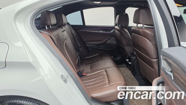 BMW 5 Series (G30) 530e M Sport 2021 — фото 15