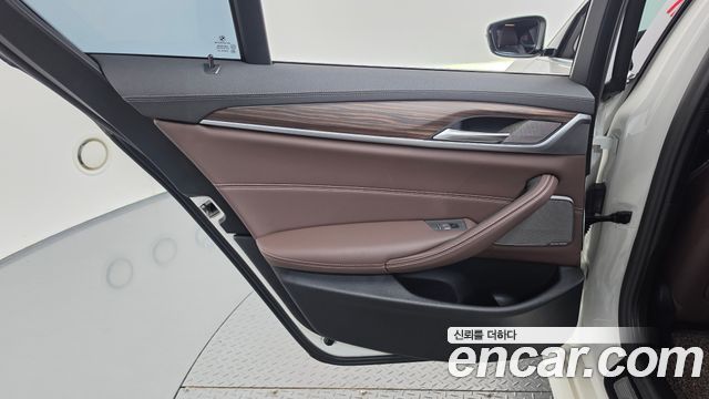 BMW 5 Series (G30) 530e M Sport 2021 — фото 31