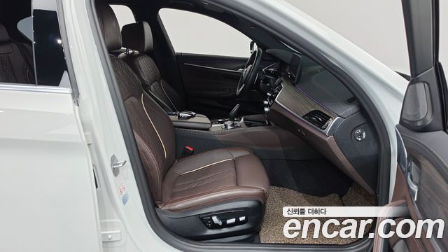 BMW 5 Series (G30) 530e M Sport 2021 — фото 32