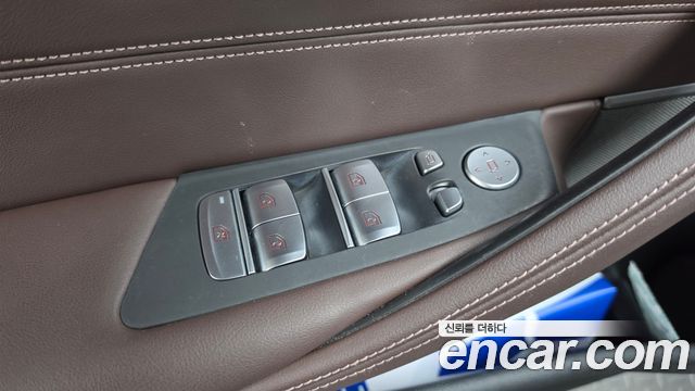 BMW 5 Series (G30) 530e M Sport 2021 — фото 43