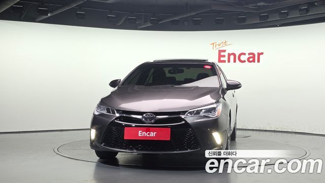 Toyota Camry 2.5 XLE 2017 — фото 3