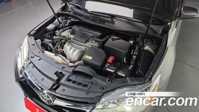 Toyota Camry 2.5 XLE 2017 — фото 6
