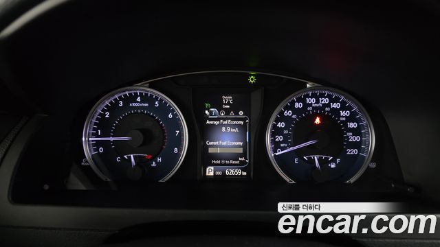 Toyota Camry 2.5 XLE 2017 — фото 8
