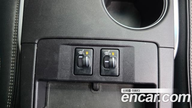 Toyota Camry 2.5 XLE 2017 — фото 17