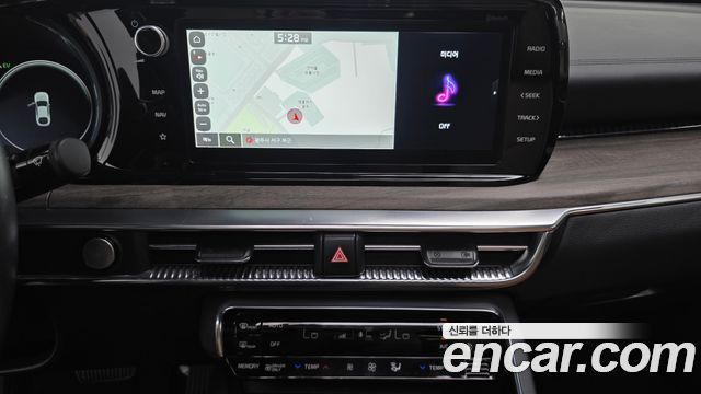Kia K5 Hybrid (III) Signature 2023 — фото 13