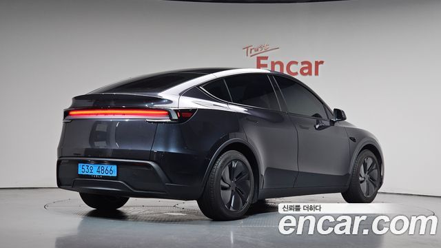 Tesla Model Y Premium RWD 2026 — фото 2