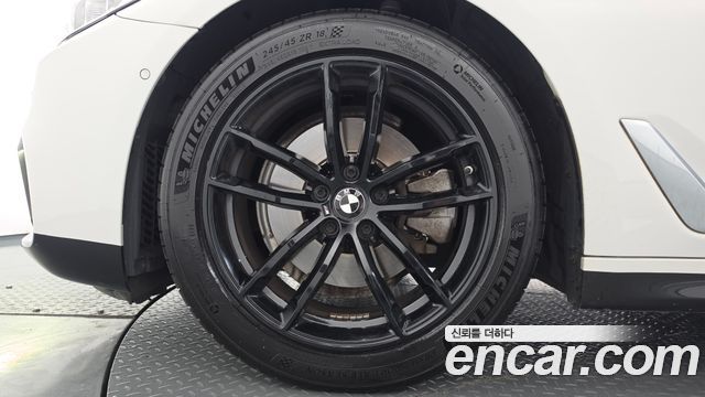 BMW 5 Series (G30) 520d M Sport Package Plus 2020 — фото 5