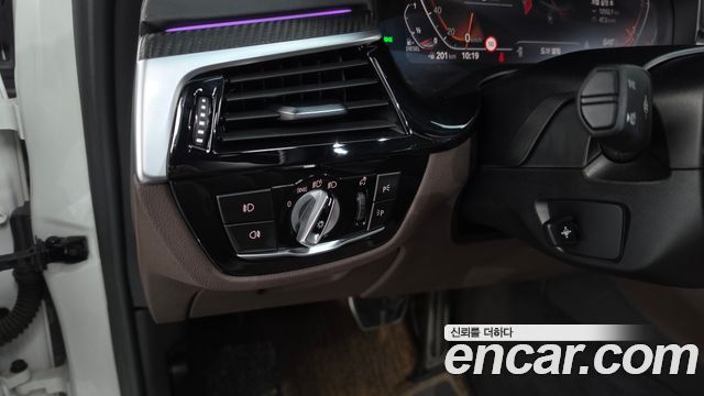 BMW 5 Series (G30) 520d M Sport Package Plus 2020 — фото 27