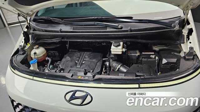 Hyundai Staria L3.5 Lounge 7-Seater Mobility 2024 — фото 6