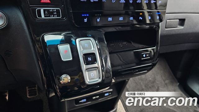 Hyundai Staria L3.5 Lounge 7-Seater Mobility 2024 — фото 9