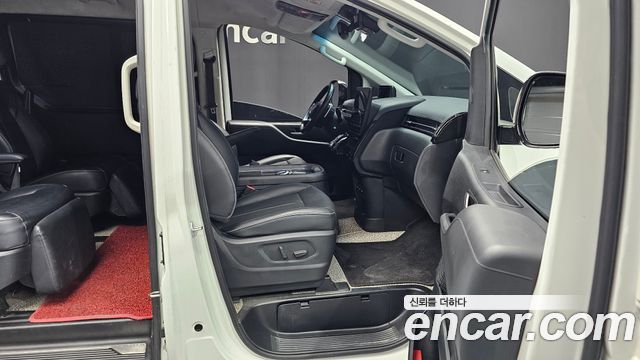 Hyundai Staria L3.5 Lounge 7-Seater Mobility 2024 — фото 11