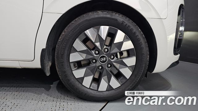 Hyundai Staria L3.5 Lounge 7-Seater Mobility 2024 — фото 21
