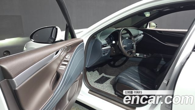 Genesis G80 (RG3) Gasoline 2.5 Turbo AWD 2023 — фото 10