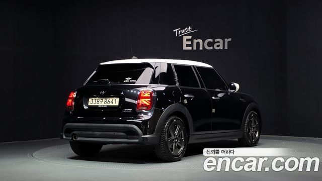 MINI Cooper 5Door Classic Third Generation 2023 — фото 2