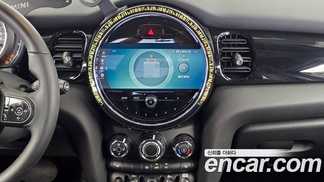 MINI Cooper 5Door Classic Third Generation 2023 — фото 14