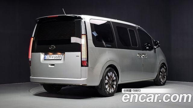 Hyundai Staria 4WD Lounge 7-Seater Inspiration 2022 — фото 2
